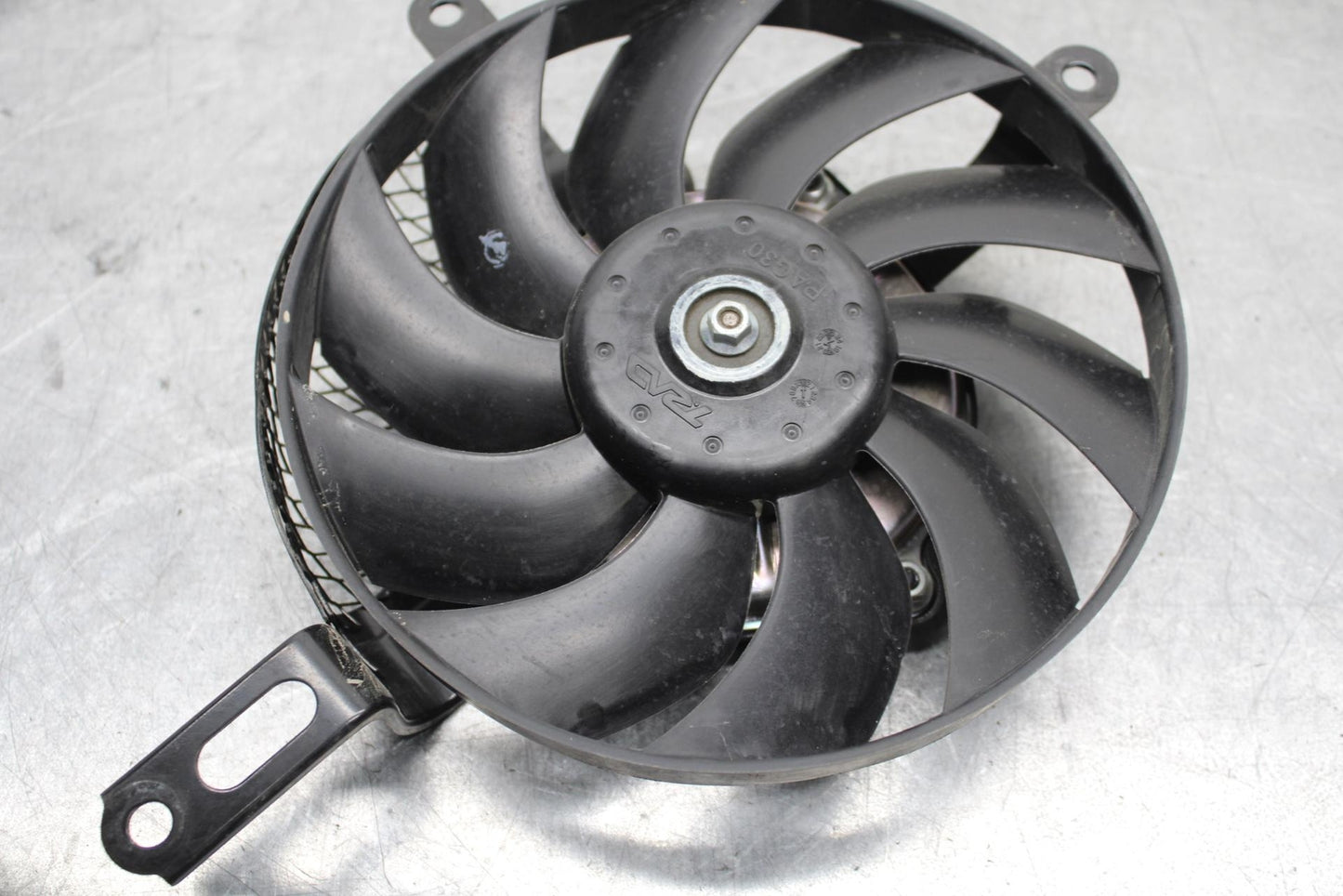11-23 SUZUKI GSXR 750 ENGINE RADIATOR COOLING FAN BB630