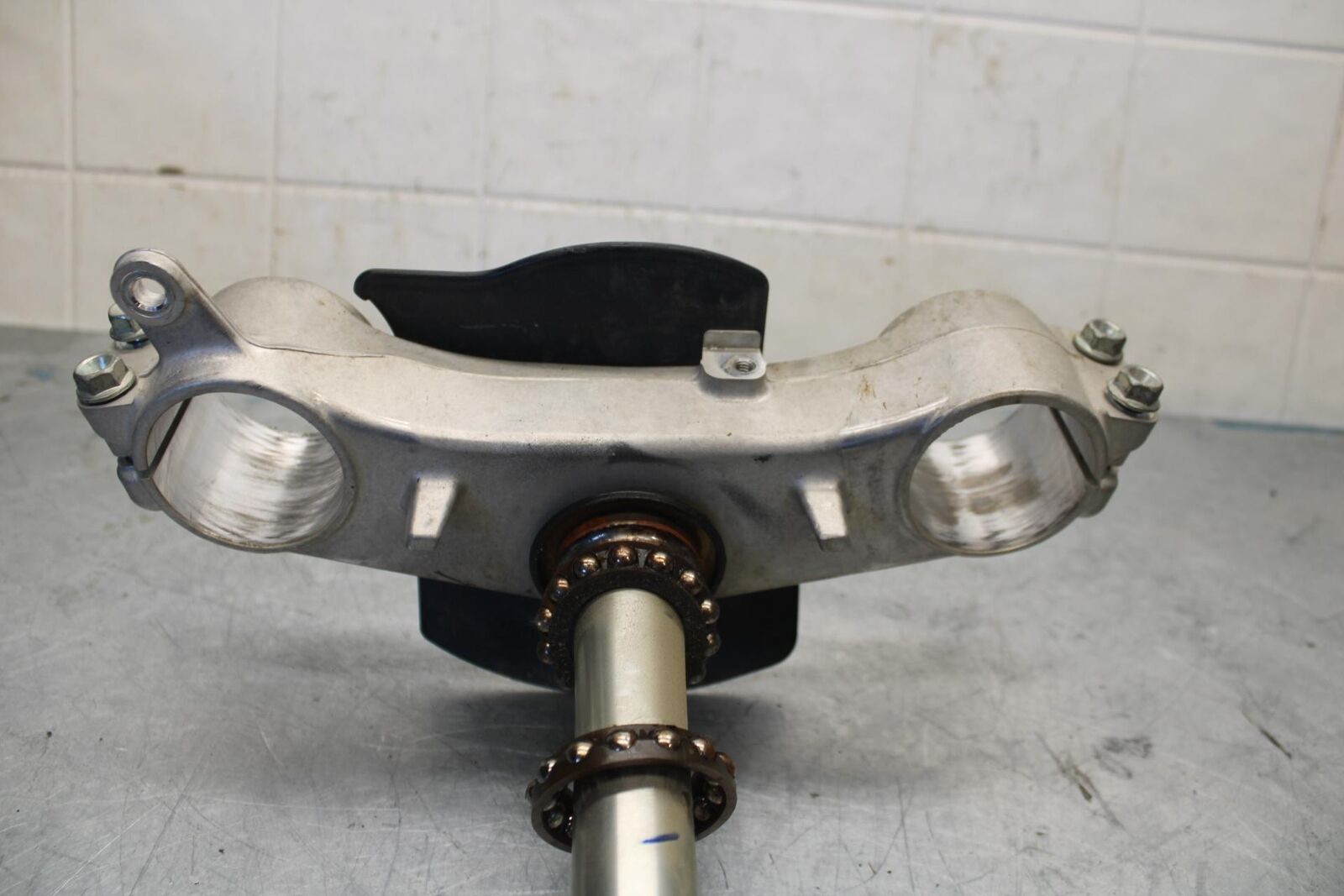 06-07 SUZUKI GSXR750 FRONT FORKS CLAMP LOWER TRIPLE TREE STEM BB424