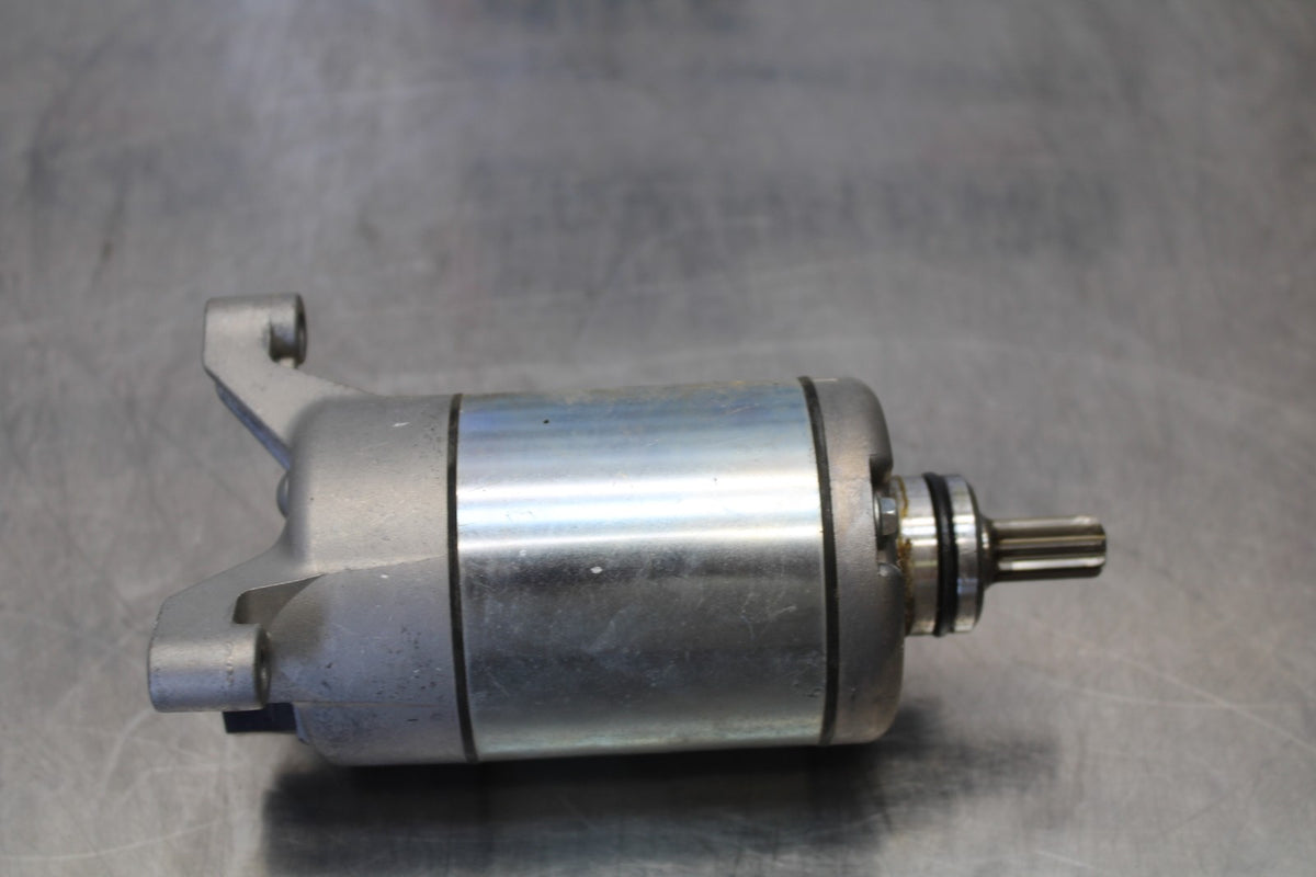 09 YAMAHA V STAR 950 ENGINE STARTING STARTER MOTOR -DC 12V BB172