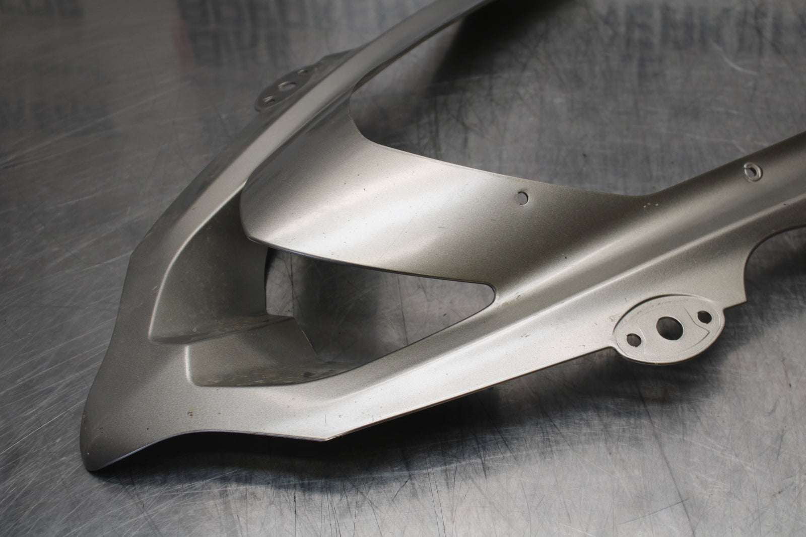 04-05 KAWASAKI NINJA ZX10R FRONT CENTER COWL FAIRING BB163