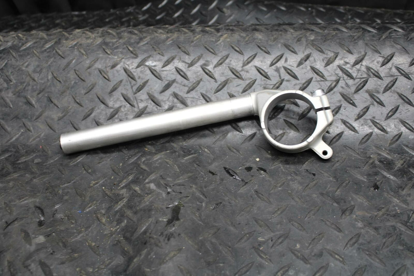 09-14 YAMAHA YZF R1 RIGHT CLIP ON HANDLEBAR BB196