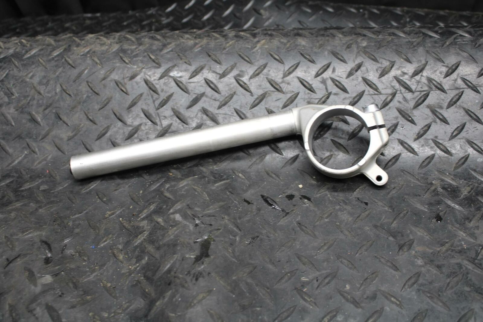 09-14 YAMAHA YZF R1 RIGHT CLIP ON HANDLEBAR BB196