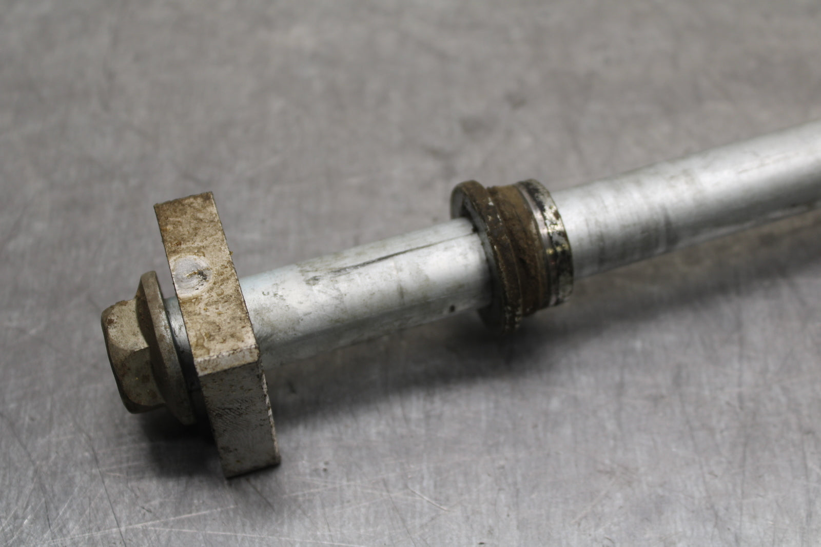 12-17 KAWASAKI NINJA 650 REAR AXLE BACK WHEEL RIM PIVOT BOLT AXEL BB129