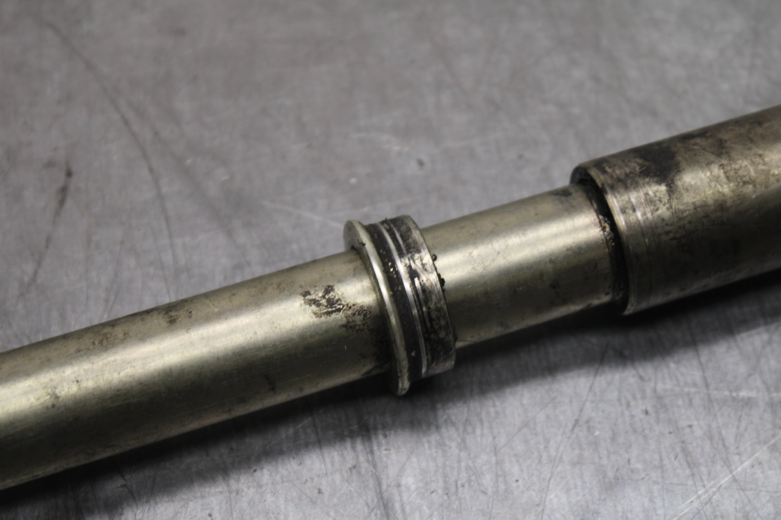 08-10 SUZUKI GSXR750 FRONT WHEEL RIM AXLE PIVOT BOLT BB127