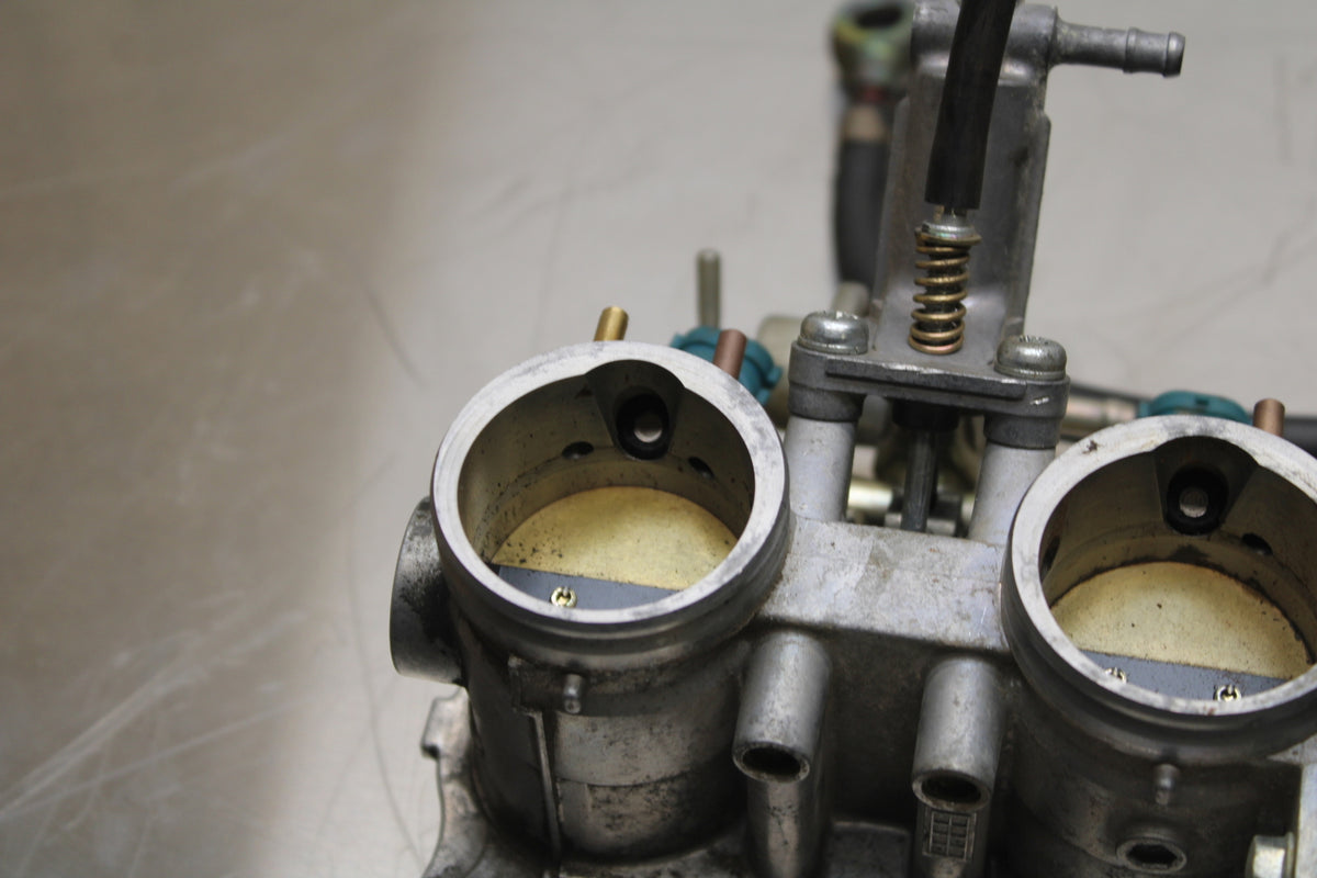 02-03 HONDA CBR900RR 954 MAIN FUEL INJECTORS / THROTTLE BODIES BB497
