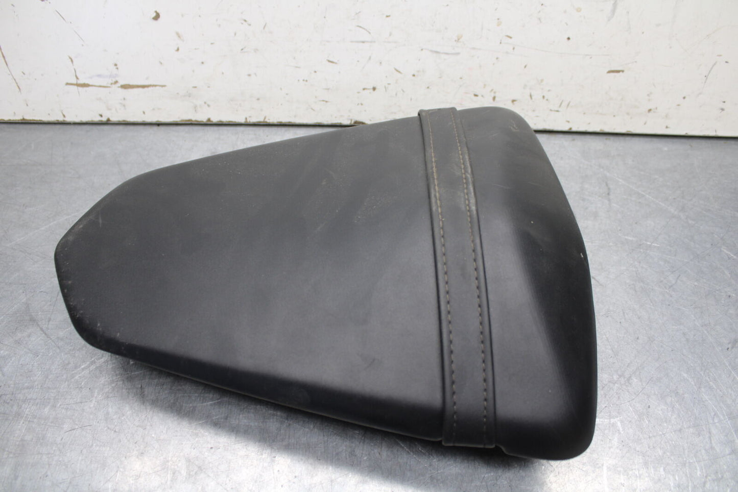 15-17 YAMAHA YZF R3 REAR BACK PASSENGER TANDEM SEAT PAD SADDLE PILLION BB651