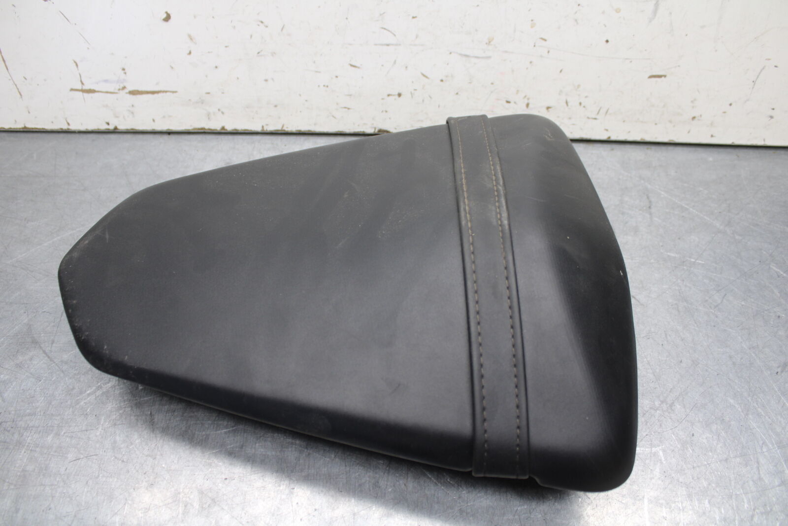 15-17 YAMAHA YZF R3 REAR BACK PASSENGER TANDEM SEAT PAD SADDLE PILLION BB651