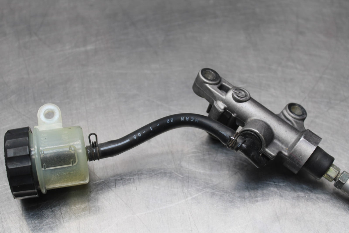 05 YAMAHA YZF R6 REAR BACK BRAKE MASTER CYLINDER W RESERVOIR BB814