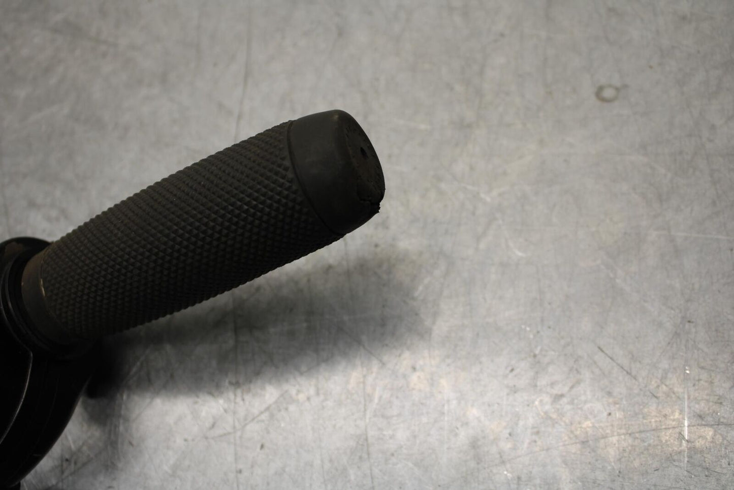 2012 Yamaha FZ8 RIGHT THROTTLE GRIP BB550