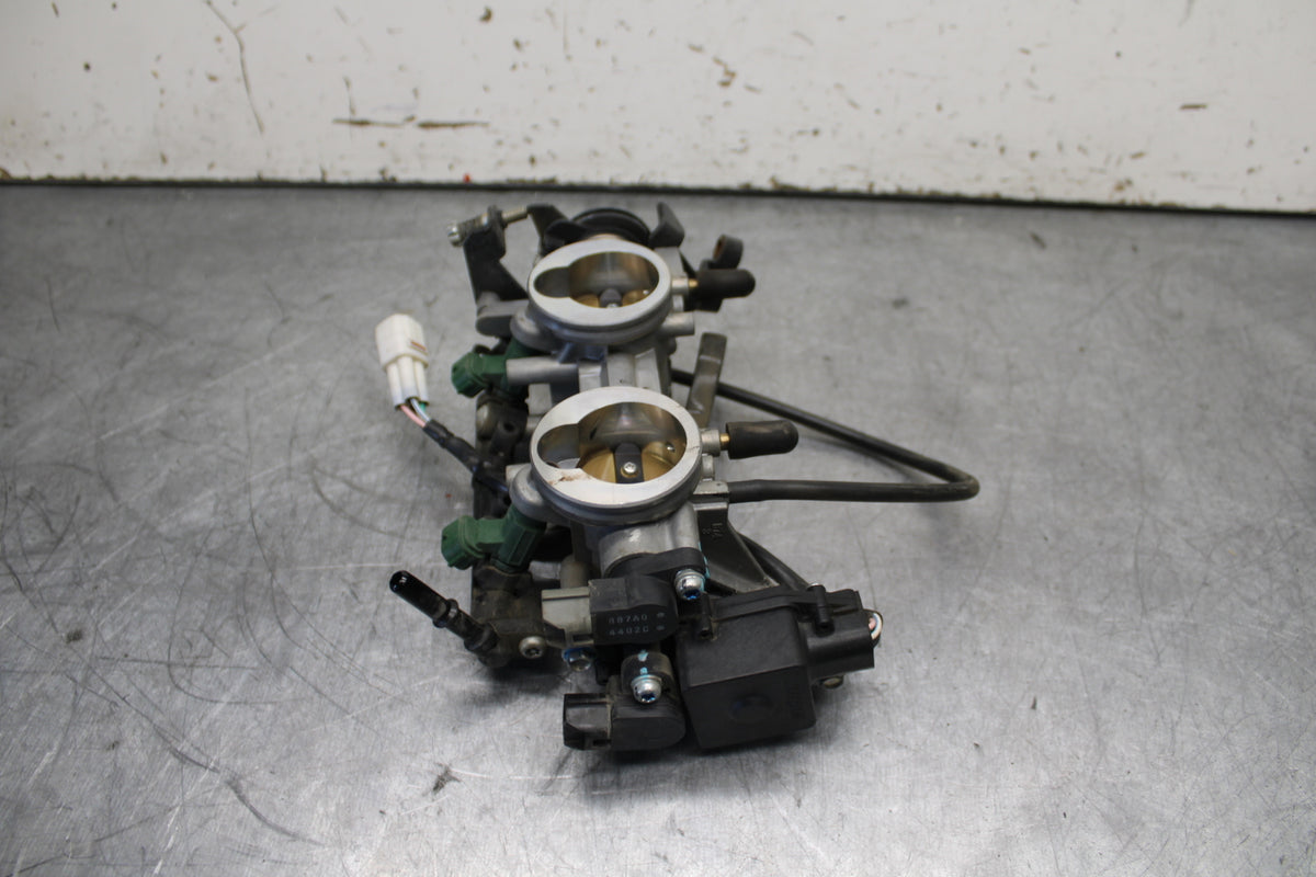 12-17 KAWASAKI ER-6N Z650 MAIN FUEL INJECTORS / THROTTLE BODIES BB709