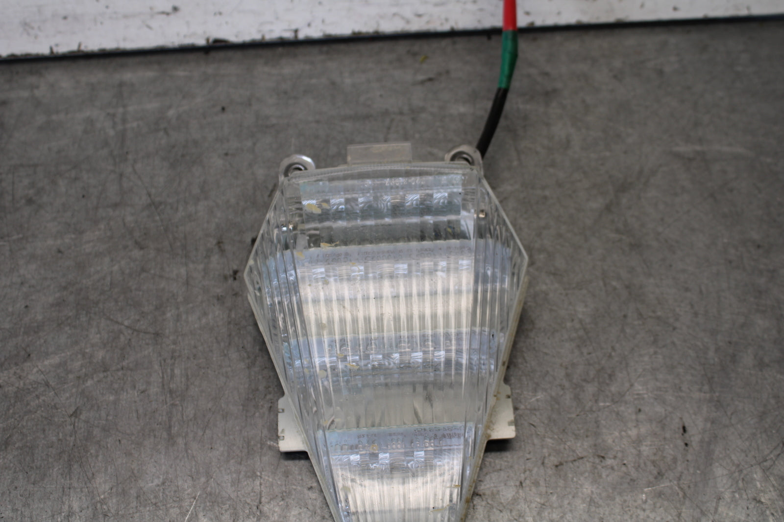 08-16 YAMAHA YZF R6 REAR TAIL TAILLIGHT BACK BRAKE LIGHT 13S-84710-10-00 BB665
