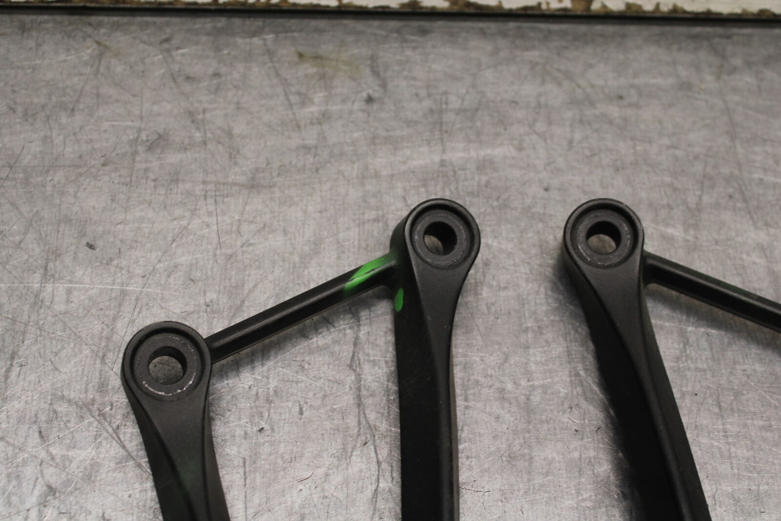 13-17 KAWASAKI NINJA ZX6R ZX636E REAR BACK PASSENGER PEG SET PAIR BB735