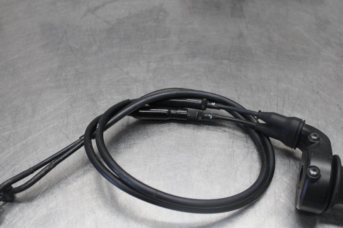 23 KAWASAKI Z900RS THROTTLE CABLES LINES & HOUSING BB935