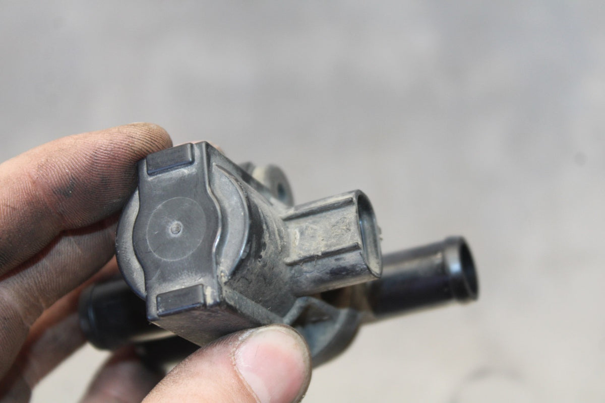 06-07 SUZUKI GSXR 600 AIR VALVE SOLENOID TOP ENGINE SWITCH SENSOR BB863