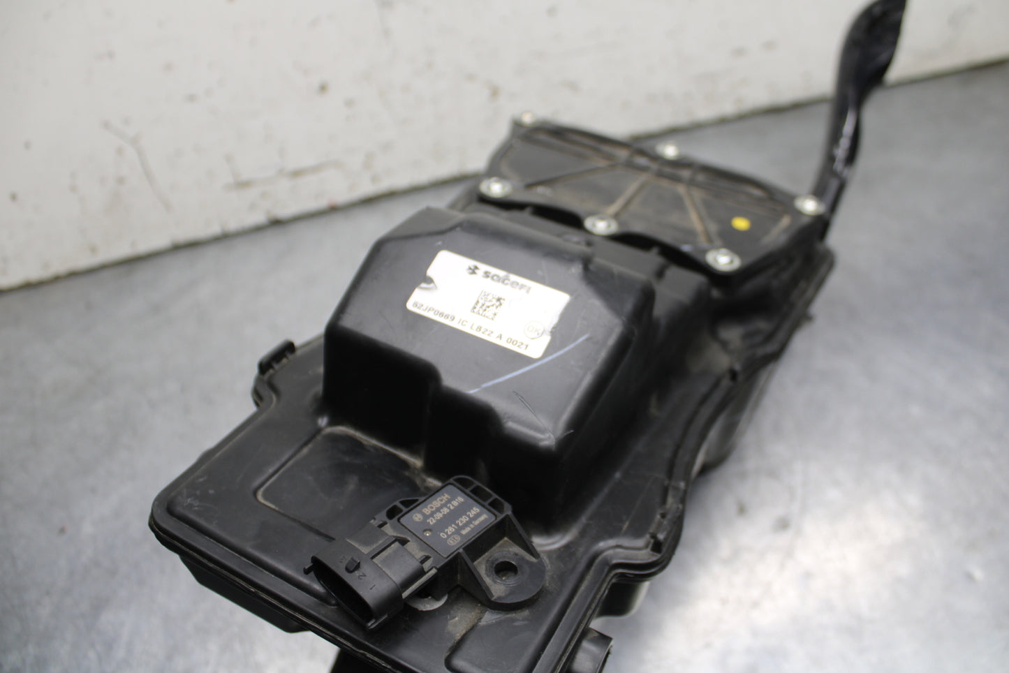 17-24 KTM 390 DUKE AIRBOX AIR INTAKE FILTER BOX BB734