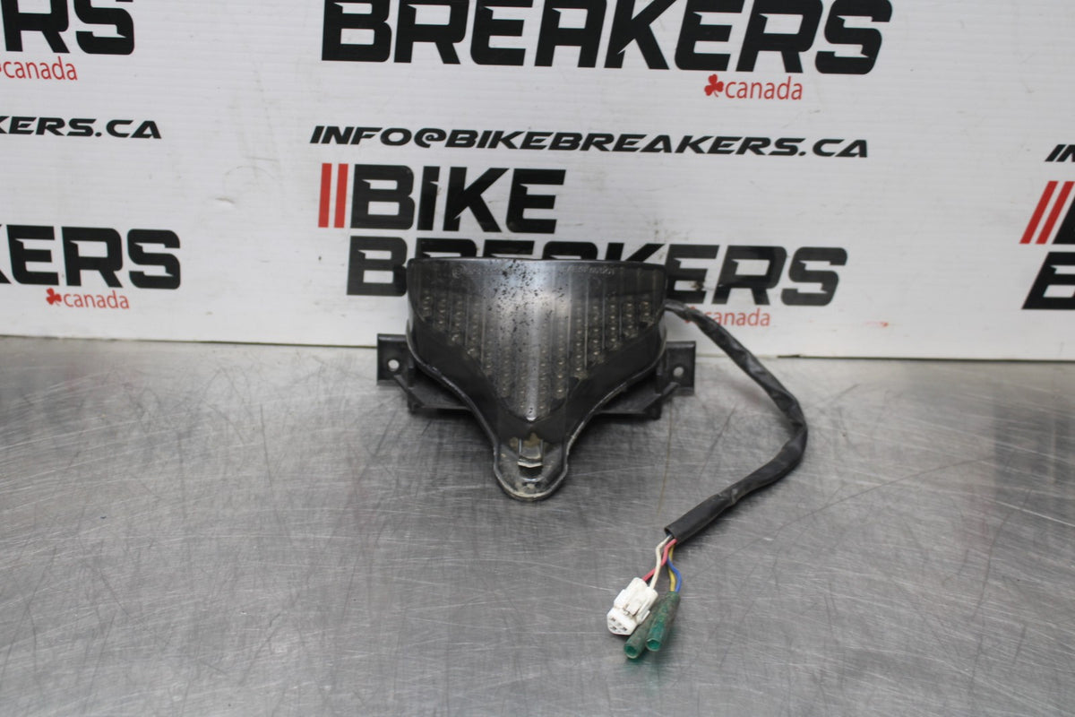 13 YAMAHA YZF R1 AFTERMARKET REAR TAIL TAILLIGHT BACK BRAKE LIGHT BB781