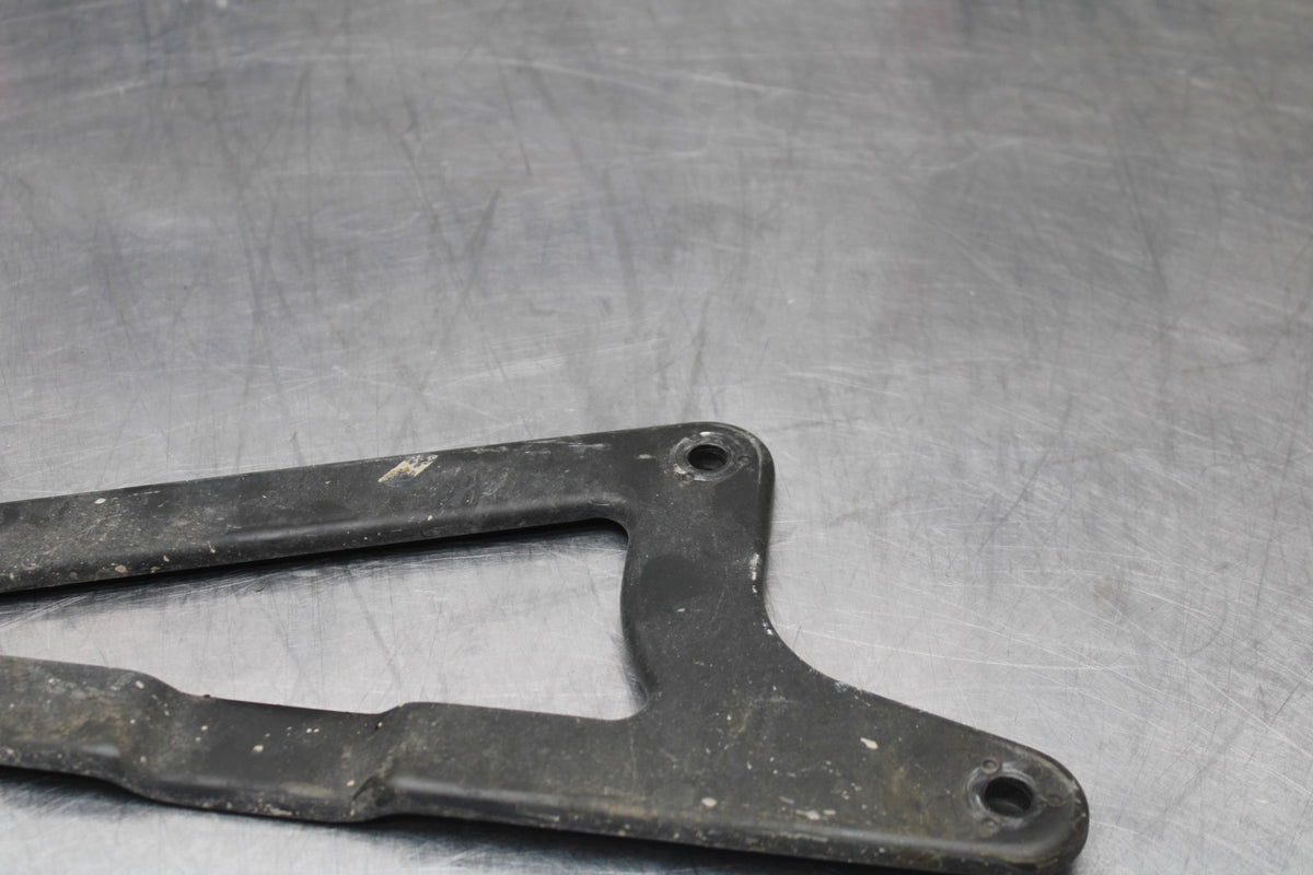 02 KAWASAKI VULCAN 800 VN800B CLASSIC MUFFLER EXHAUST PIPE BRACKET MOUNT BB862