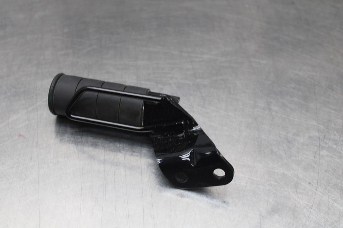 15 SUZUKI BOULEVARD C50 RIGHT REAR PASSENGER FOOT STEP PEG BB775