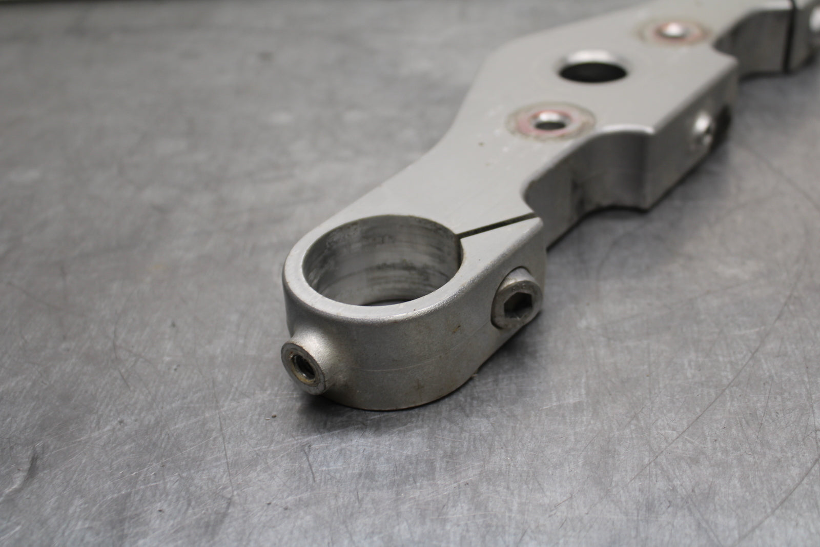 03-08 KAWASAKI VULCAN 1600 FORKS UPPER TRIPLE TREE CLAMP BB754