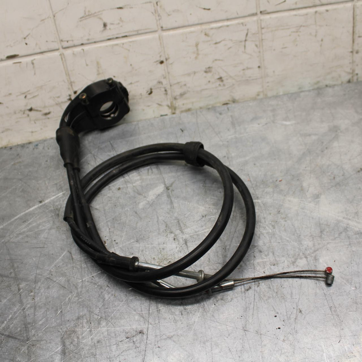 03 KAWASAKI ZX12R THROTTLE CABLE LINE HOUSING GUIDE BB472