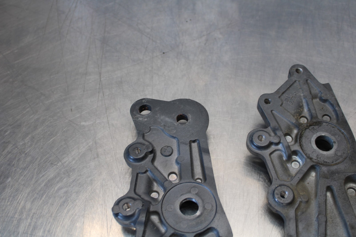 22-25 YAMAHA YZF R7 LEFT RIGHT REARSET REAR SET BRACKETS MOUNTS BB176