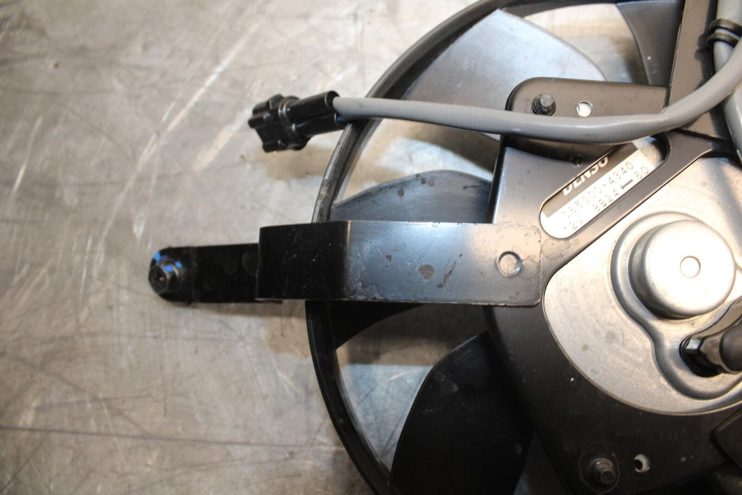 19-20 KAWASAKI NINJA ZX6R ENGINE RADIATOR COOLING FAN BB517