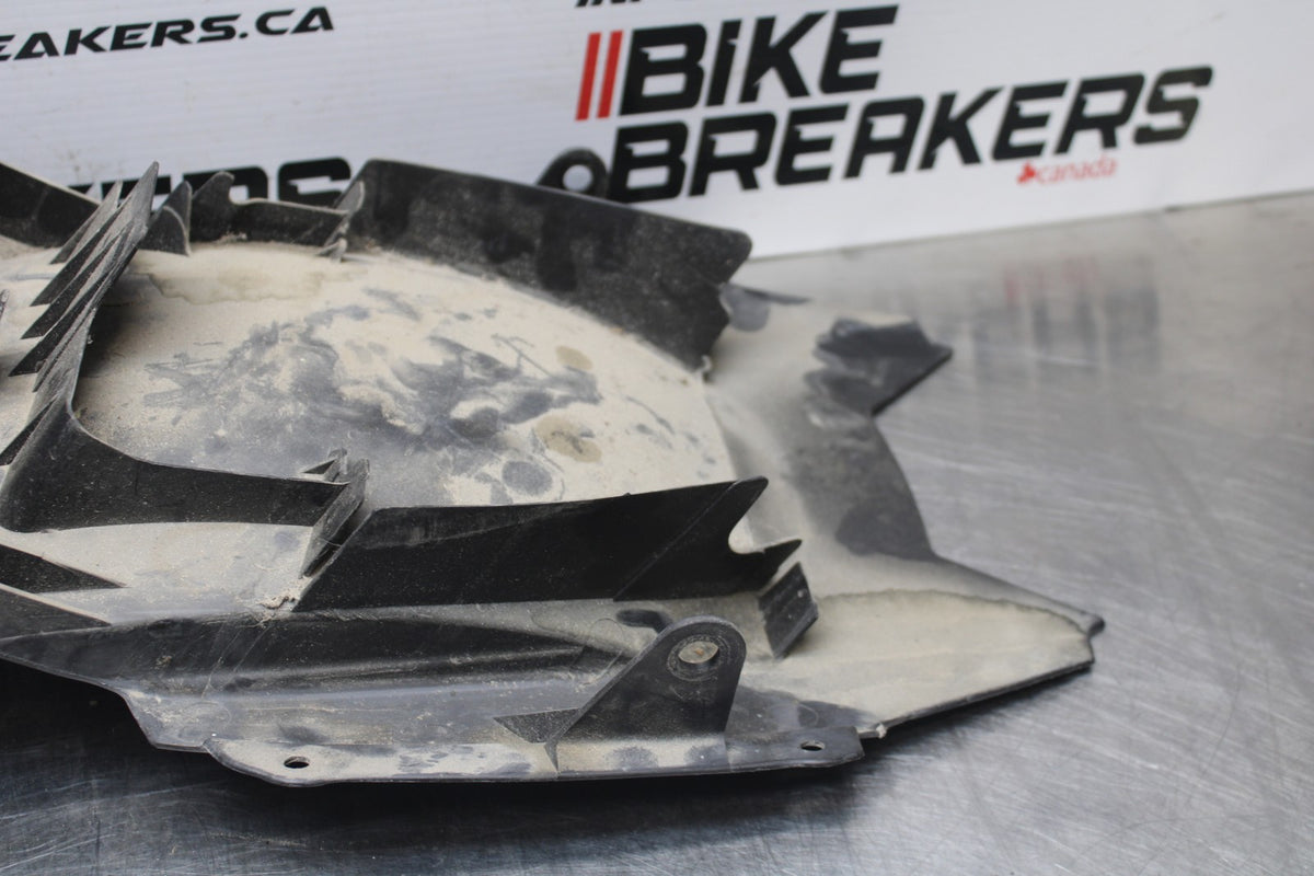 06 SUZUKI SV650S REAR BACK TAIL UNDERTAIL BATTERY TRAY PLASTIC BB783