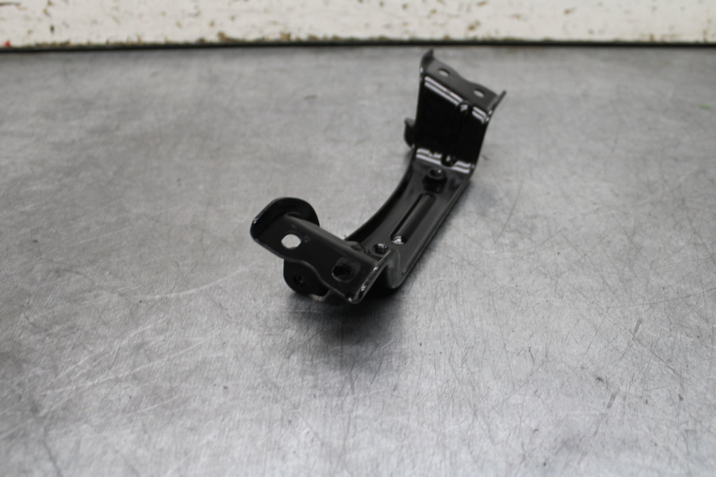 24 KAWASAKI NINJA 500 ABS GAS TANK FUEL CELL PETROL BRACKET MOUNT  BB730