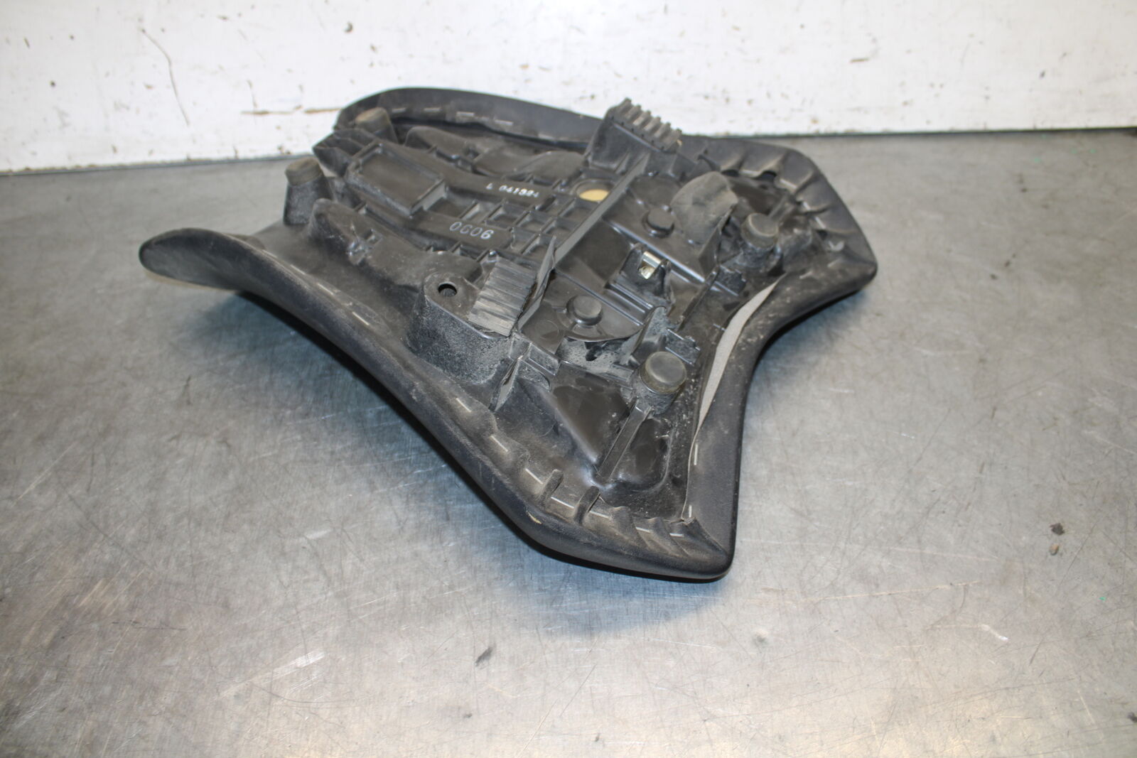 19-23 KAWASAKI NINJA ZX6R FRONT DRIVERS SEAT PAD SADDLE PILLION BB701