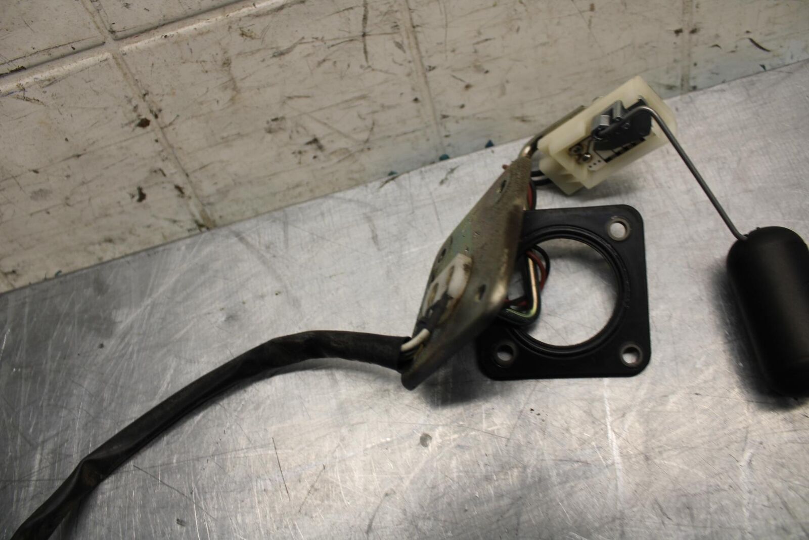 11 KAWASAKI NINJA 650 ER EX 650 FUEL LEVEL GAS PETROL SENDER UNIT BB503
