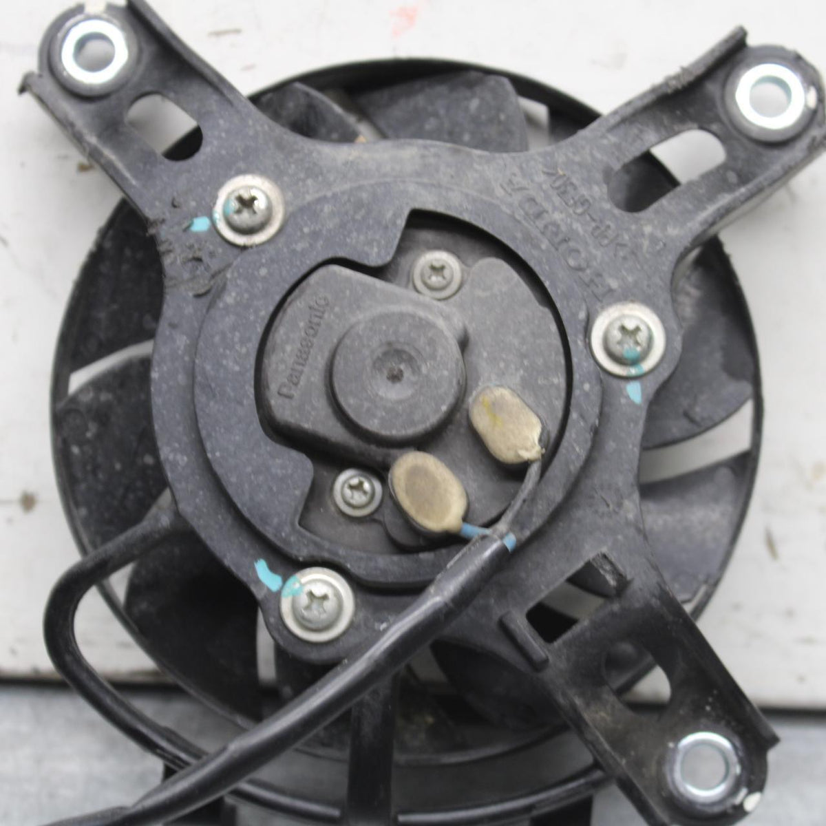 15-18 HONDA CB300FA ENGINE RADIATOR COOLING FAN BB646