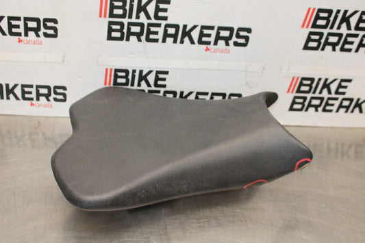 13-18 KAWASAKI NINJA ZX6R FRONT DRIVERS SEAT PAD SADDLE PILLION BB915