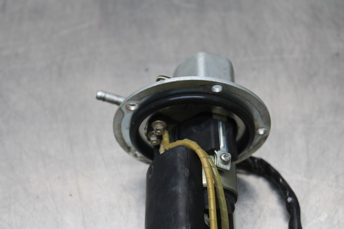 04-05 KAWASAKI NINJA ZX10R FUEL PUMP GAS PETROL SENDER UNIT BB163