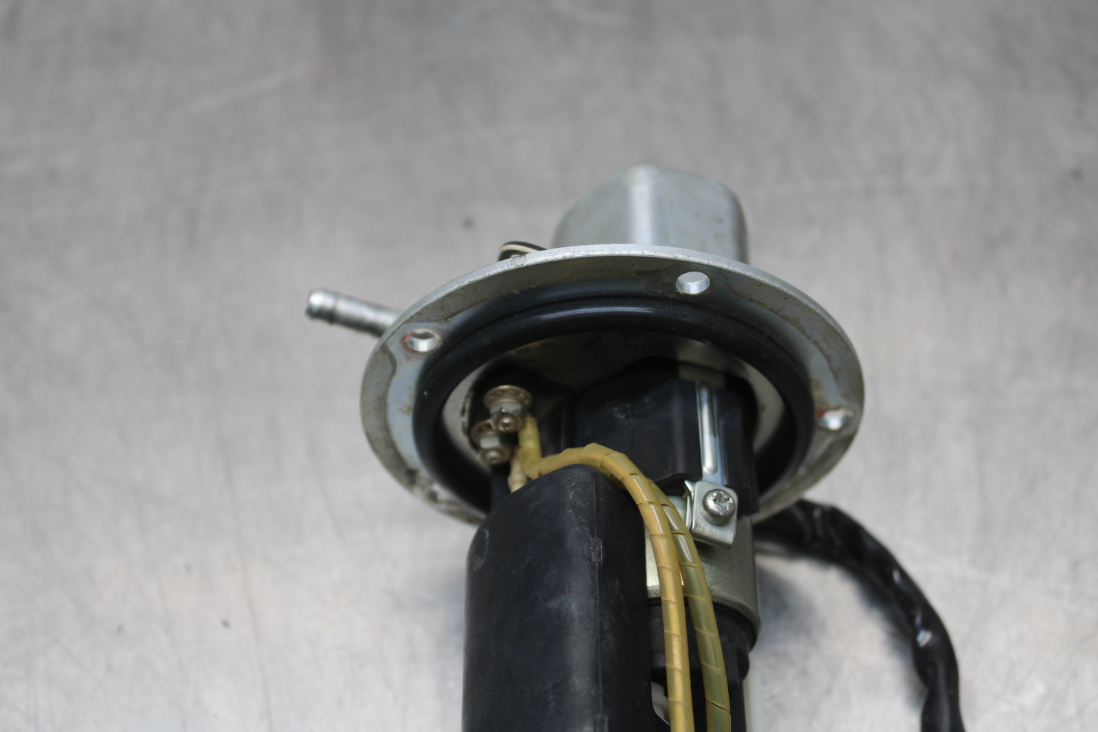 04-05 KAWASAKI NINJA ZX10R FUEL PUMP GAS PETROL SENDER UNIT BB163