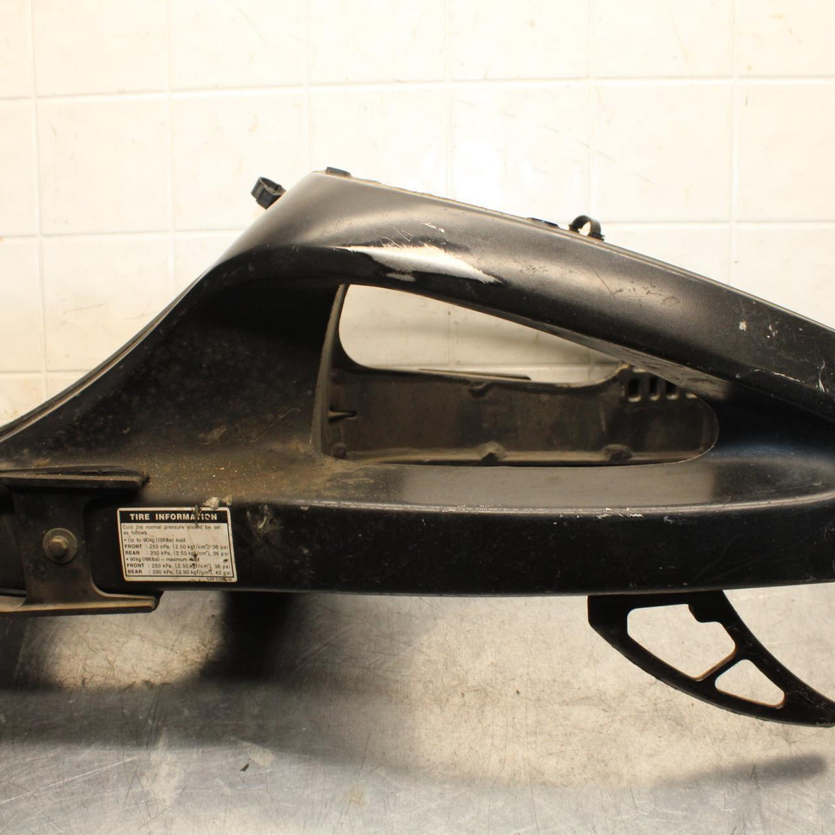 05 YAMAHA YZF R6S REAR SWINGARM BACK SUSPENSION SWING ARM BB600