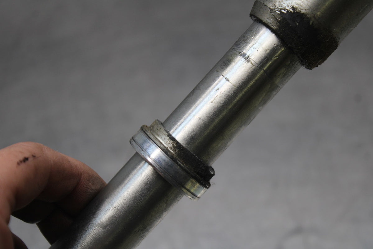 16 DUCATI 959 PANIGALE FRONT WHEEL RIM AXLE PIVOT BOLT BB912