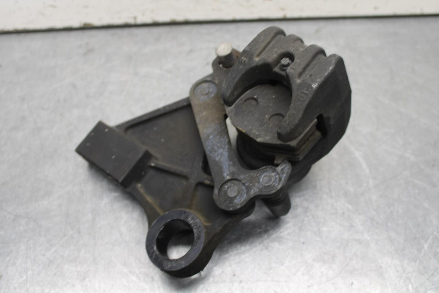 09-12 KAWASAKI NINJA ZX6R REAR BACK BRAKE CALIPER W MOUNT BRACKET  BB640