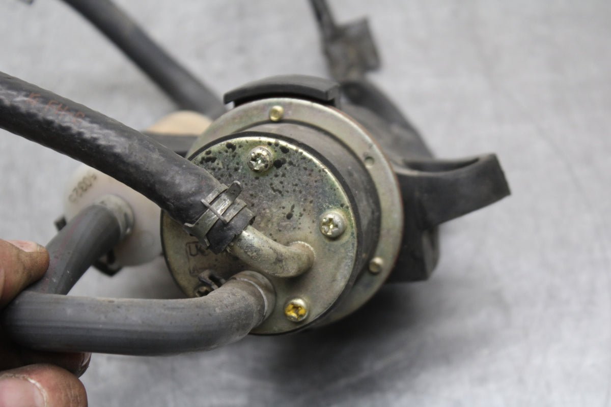 00-01 YAMAHA YZF R1 FUEL PUMP GAS PETROL SENDER UNIT BB755