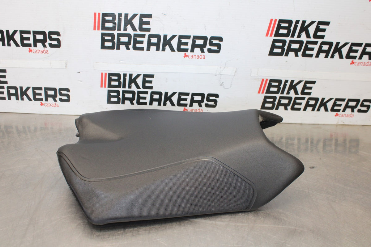 16 APRILIA TUONO V4 1100 FRONT DRIVERS SEAT PAD SADDLE PILLION BB905