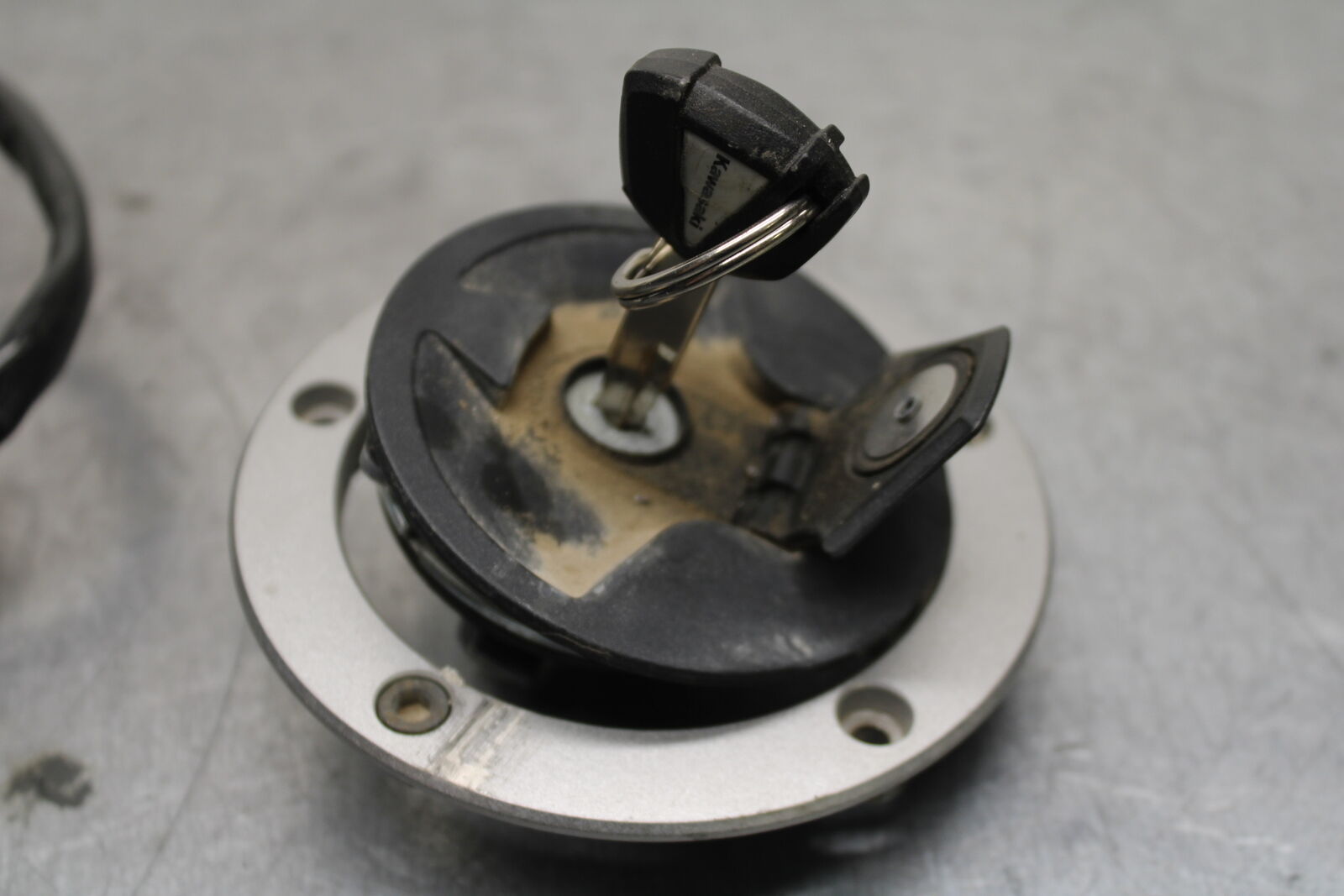 16-17 KAWASAKI VULCAN S 650 IGNITION LOCK KEY SET W/ GAS CAP AND SEAT LOCK BB731