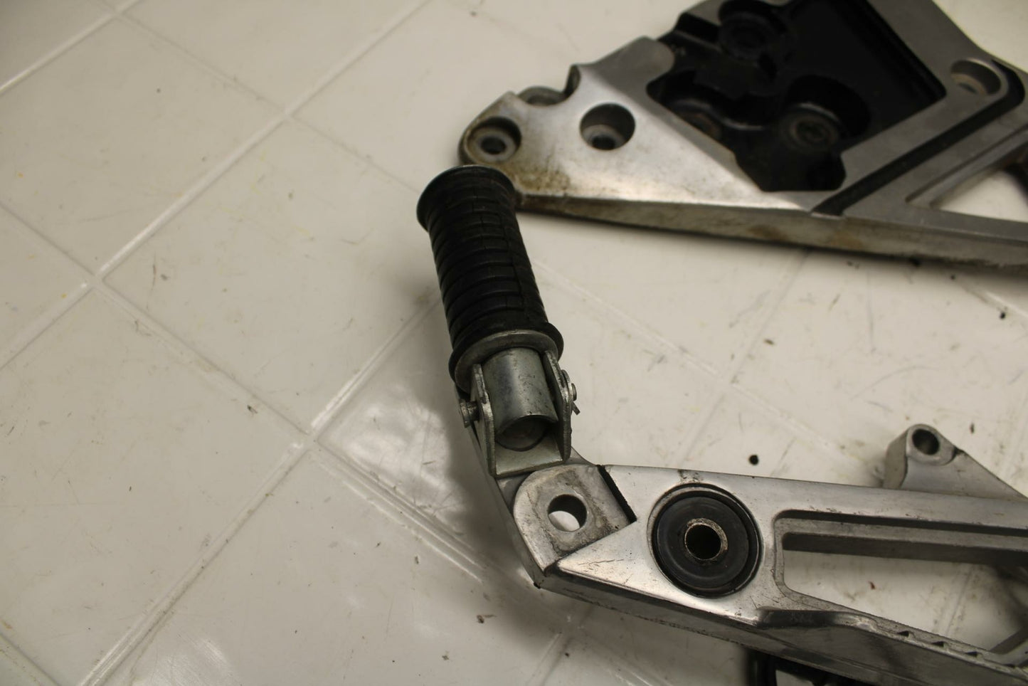 86-89 YAMAHA FJ1200 RIGHT LEFT REARSETS REAR SET DRIVER FOOT PEGS  BB11