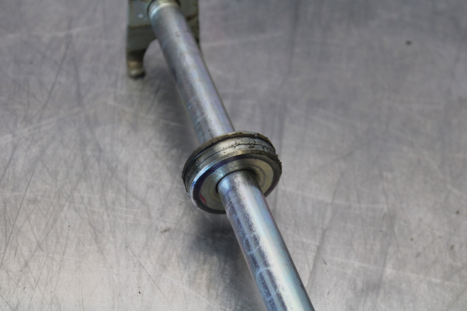 09-15 YAMAHA FZ6R REAR AXLE BACK WHEEL RIM PIVOT BOLT AXEL BB161