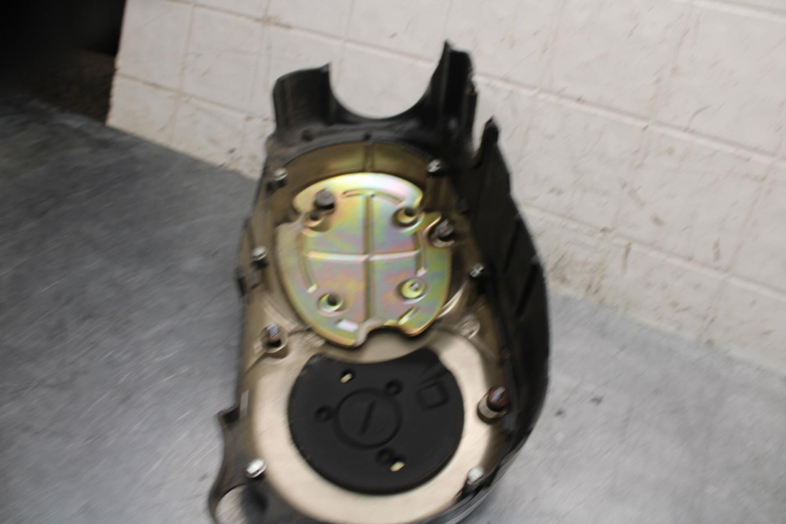 2005 Kawasaki Vulcan 1600 VN1600D Nomad ENGINE SPROCKET COVER BB556