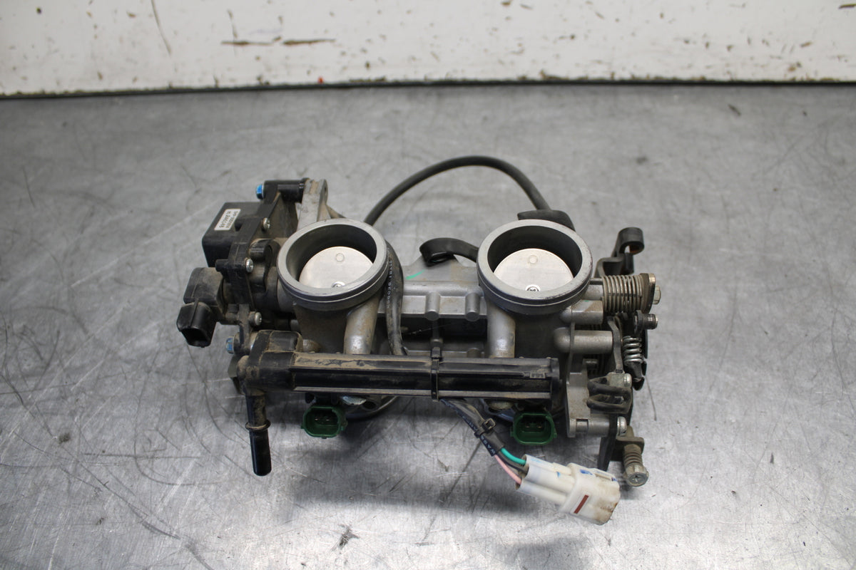 12-17 KAWASAKI ER-6N Z650 MAIN FUEL INJECTORS / THROTTLE BODIES BB709