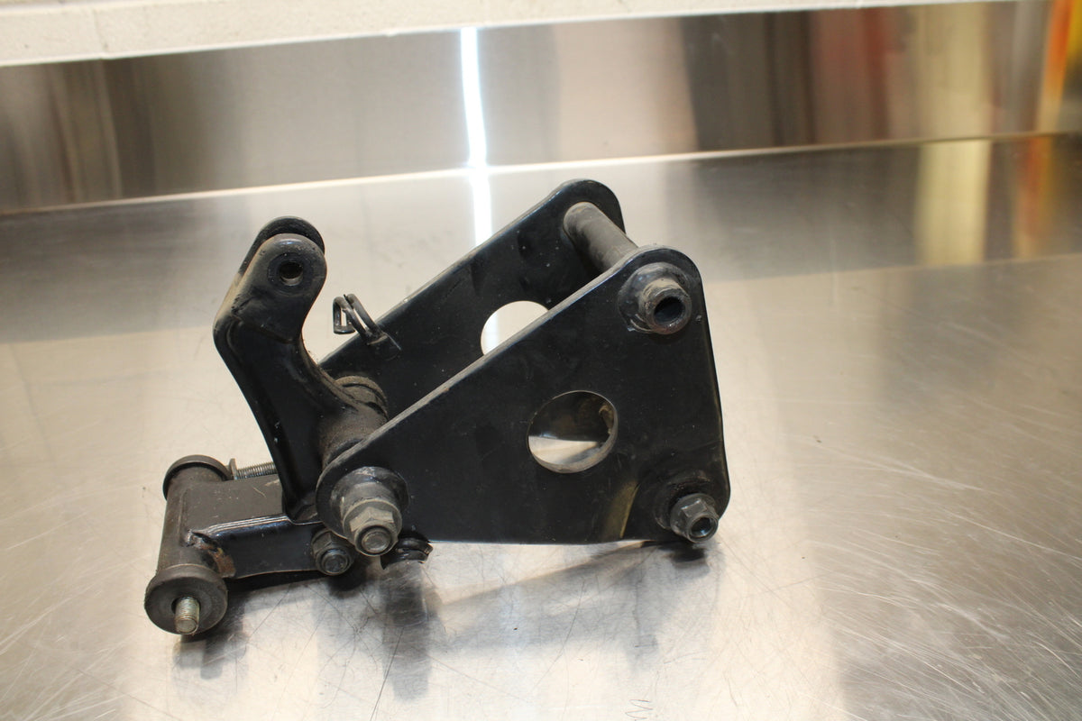 86 SUZUKI GS750ES REAR DOGBONE SHOCK LINKAGE LINK BB140