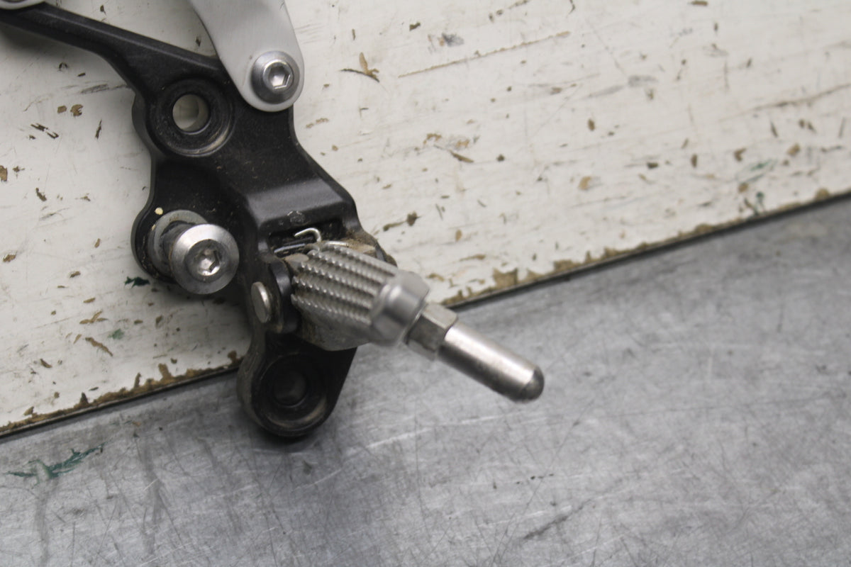 18-23 KAWASAKI NINJA 400 EX400 ABS LEFT REARSET REAR SET FOOT PEG REST BB747