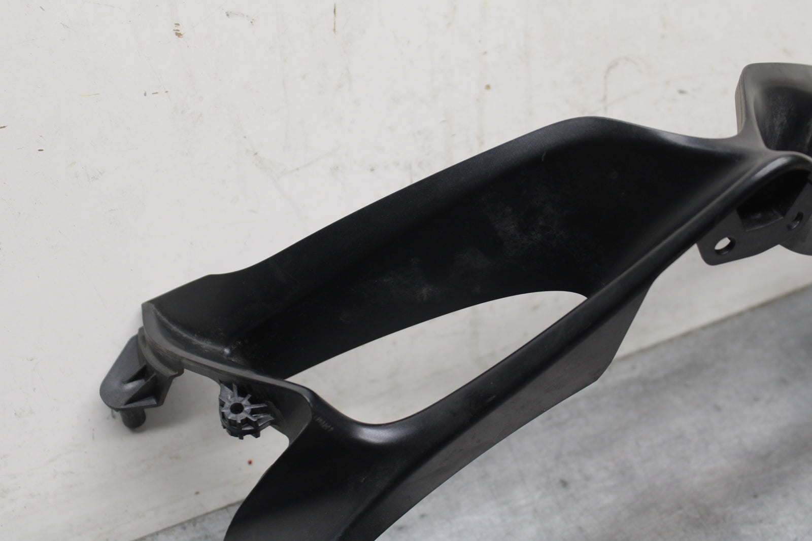 09 SUZUKI GSXR600 FRONT CENTER COWL FAIRING BB759