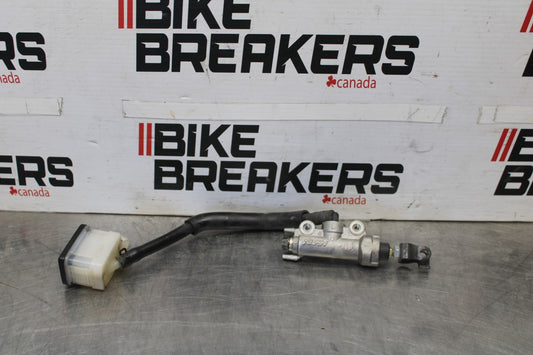 98-05 HONDA SUPER HAWK 1000 VTR1000F REAR BRAKE MASTER CYLINDER RESERVOIR BB924
