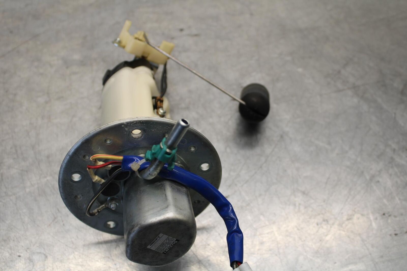 06-07 SUZUKI GSXR750 FUEL PUMP GAS PETROL SENDER UNIT 15100-01H00 BB613