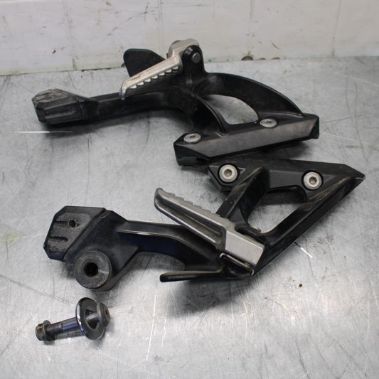 07-08 KAWASAKI CONCOURS 1400 ABS REAR BACK PASSENGER PEG SET PAIR BB449